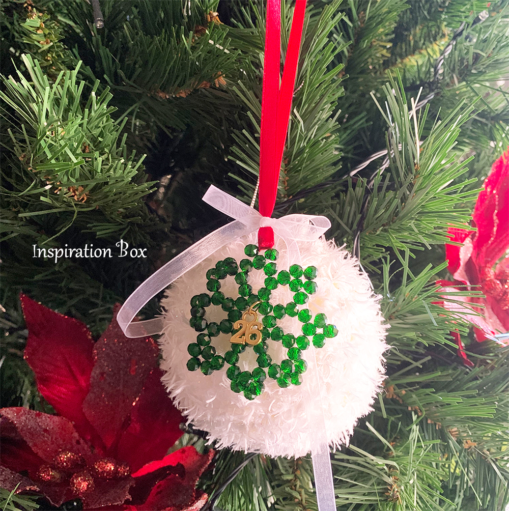 snow-gre3 Snowflake in Green - Image 1